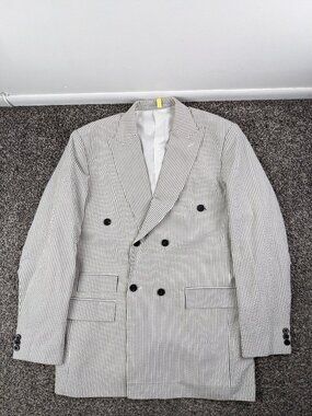 Studiosuits Sport Coat 42R Seersucker Double Breasted Peak Lapel Gray Striped
